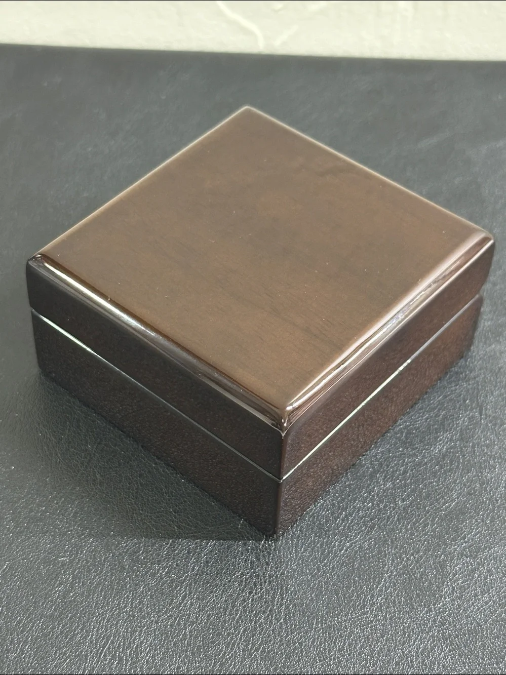 Premium Wooden Pendant Necklace Gift Box - Glossy Brown Lacquer Finish New